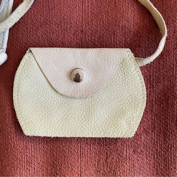 Dan W Ivory 3D Laser Cut Floral Stud Shoulder/Crossbody Bag. VGUC! - Picture 5 of 10